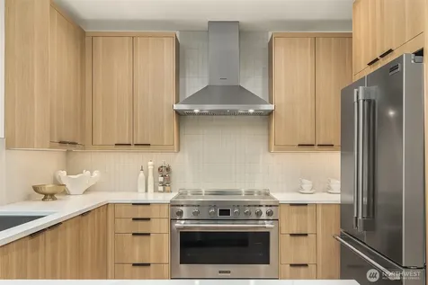 537 N 70th Street Seattle WA 98103