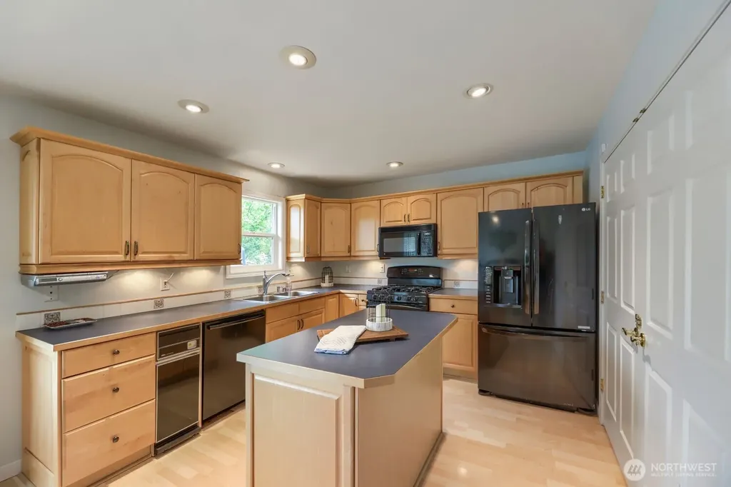 10332 27th Drive SE Everett WA 98208