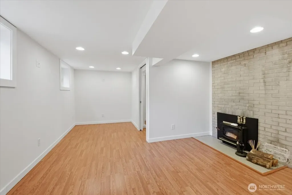 3733 SW Webster Street Seattle WA 98126