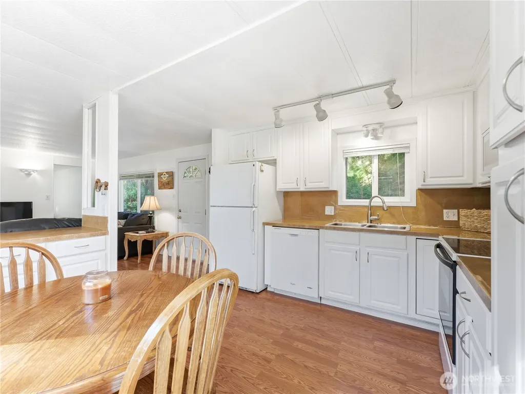 7750 S Lakeshore Road Chelan WA 98816