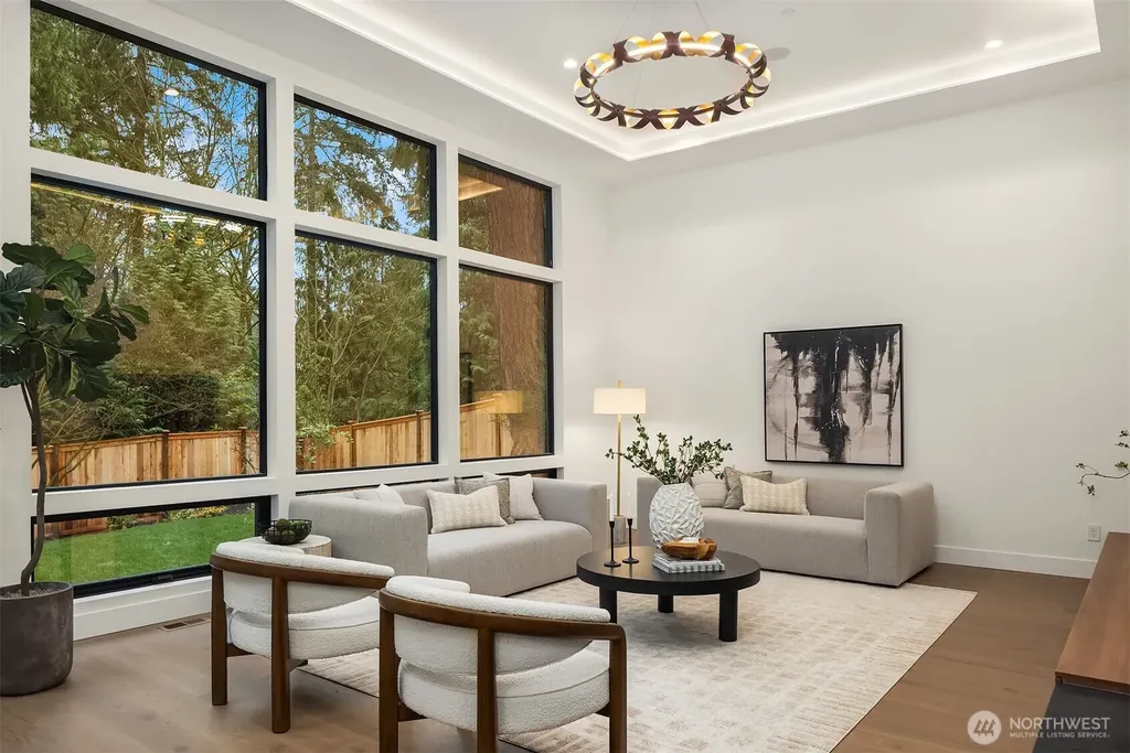 10656 Woodhaven Lane Bellevue WA 98004