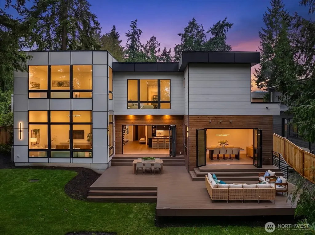 10656 Woodhaven Lane Bellevue WA 98004