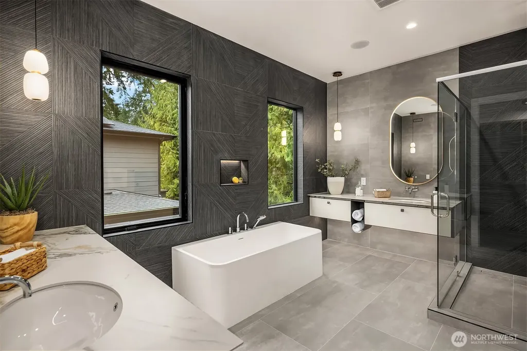 10656 Woodhaven Lane Bellevue WA 98004