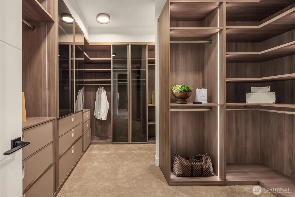 10656 Woodhaven Lane Bellevue WA 98004