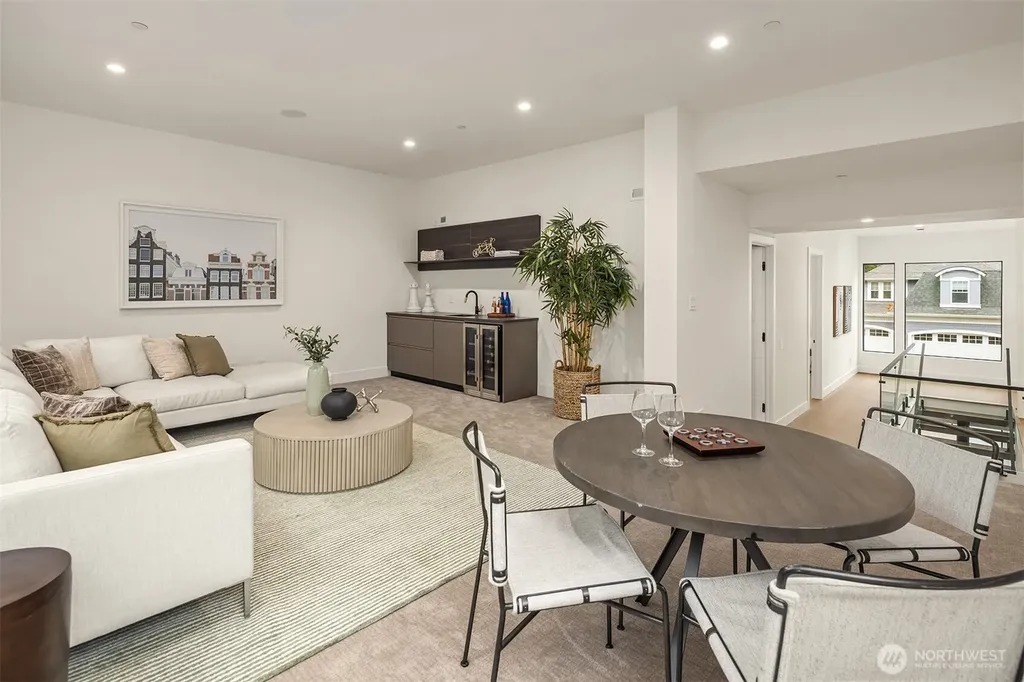 10656 Woodhaven Lane Bellevue WA 98004