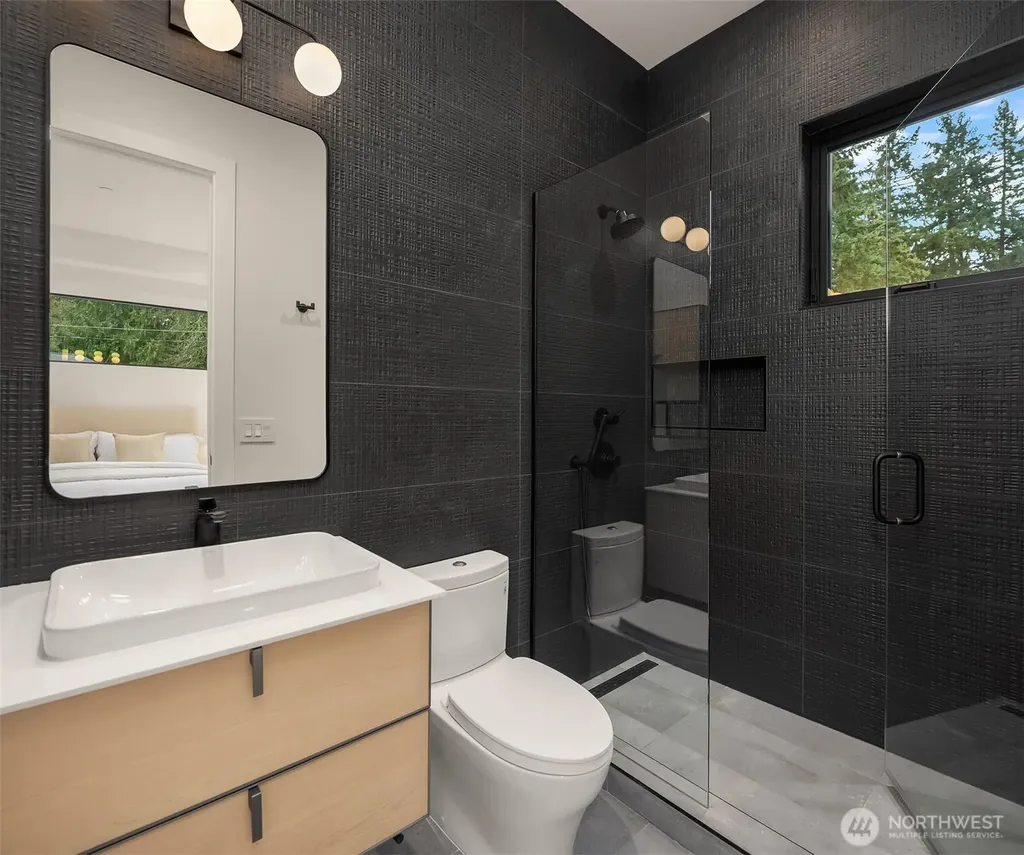 10656 Woodhaven Lane Bellevue WA 98004