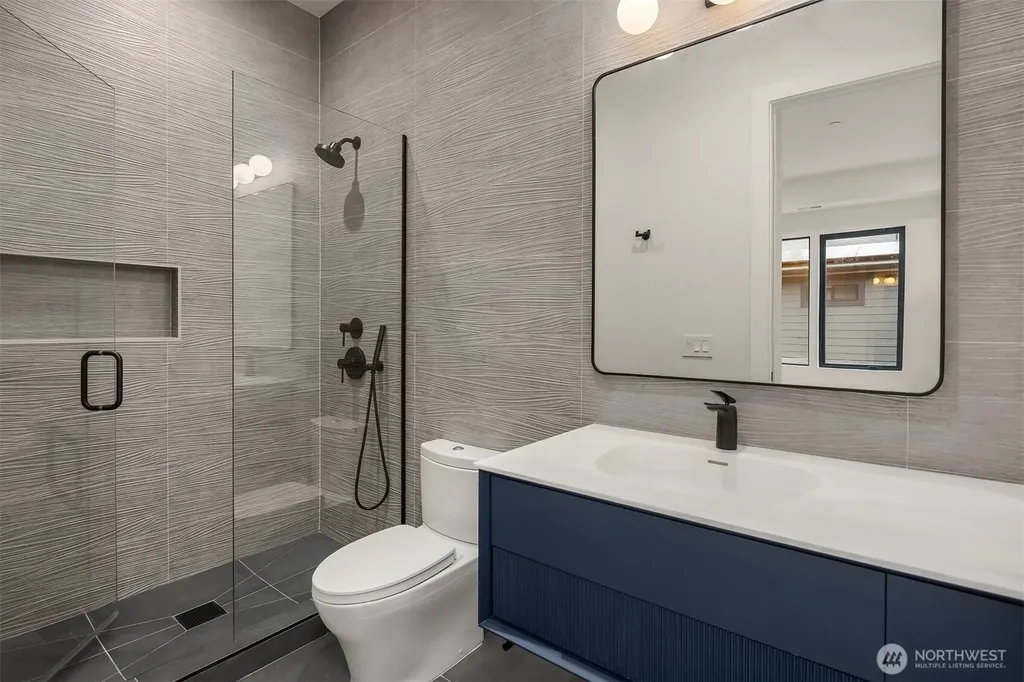 10656 Woodhaven Lane Bellevue WA 98004