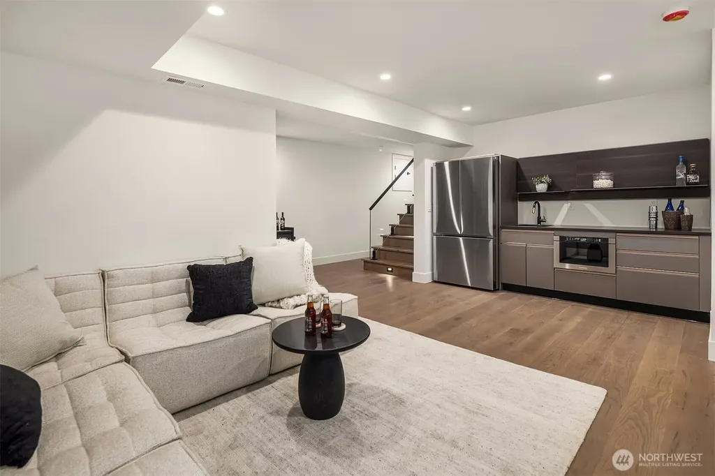 10656 Woodhaven Lane Bellevue WA 98004