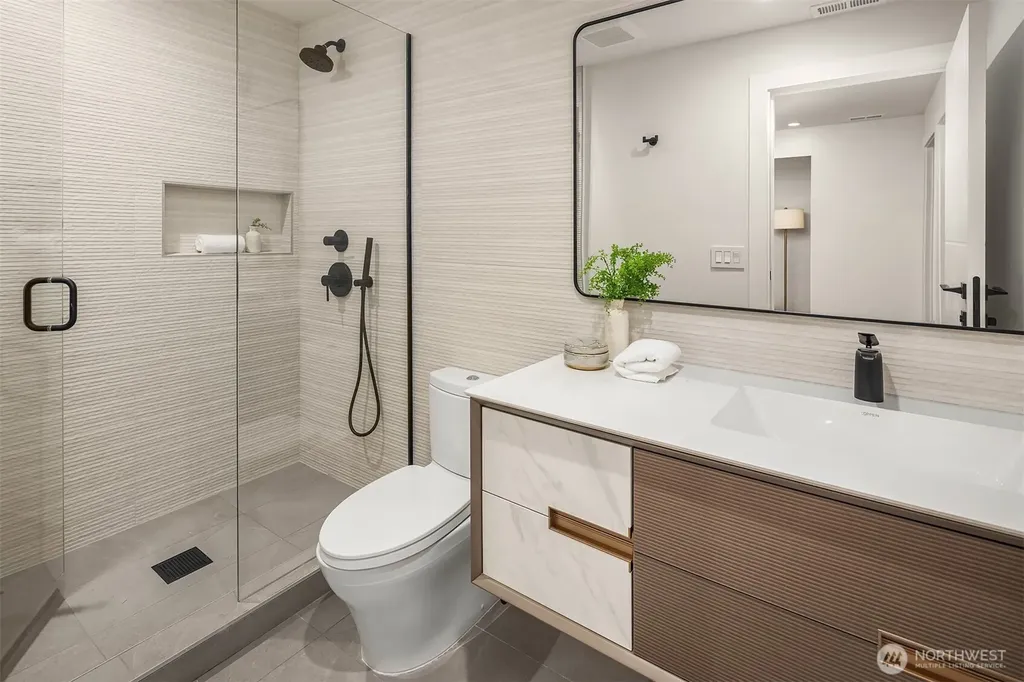 10656 Woodhaven Lane Bellevue WA 98004