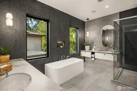10656 Woodhaven Lane Bellevue WA 98004