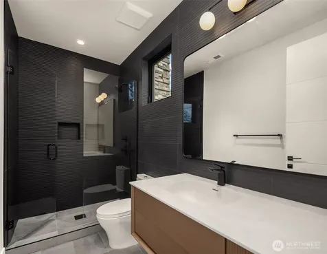 10656 Woodhaven Lane Bellevue WA 98004