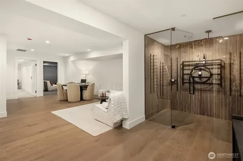 10656 Woodhaven Lane Bellevue WA 98004