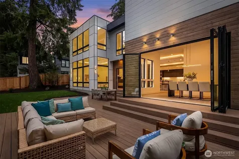 10656 Woodhaven Lane Bellevue WA 98004