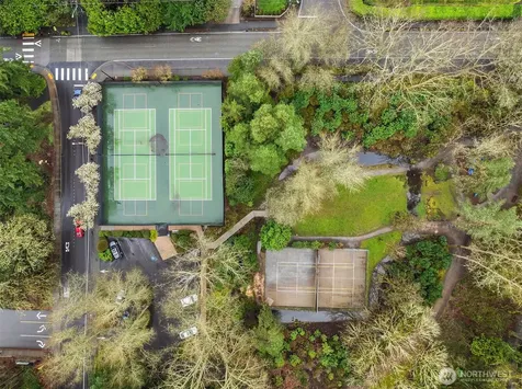 10656 Woodhaven Lane Bellevue WA 98004