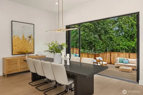 10656 Woodhaven Lane Bellevue WA 98004