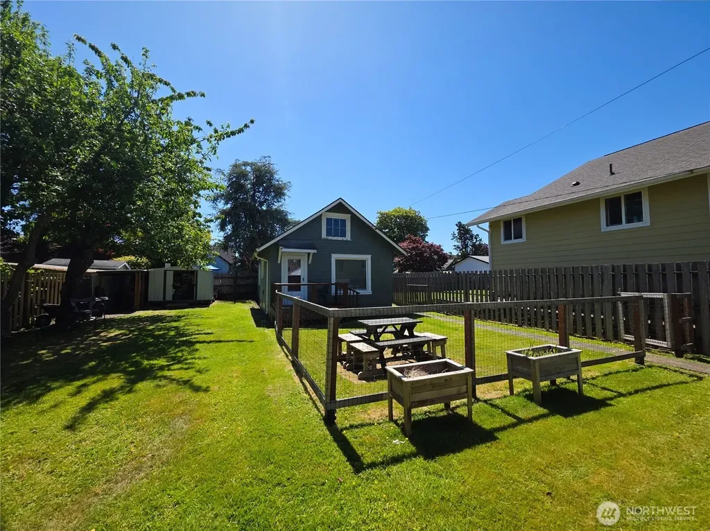 911 Alder Hoquiam WA 98550