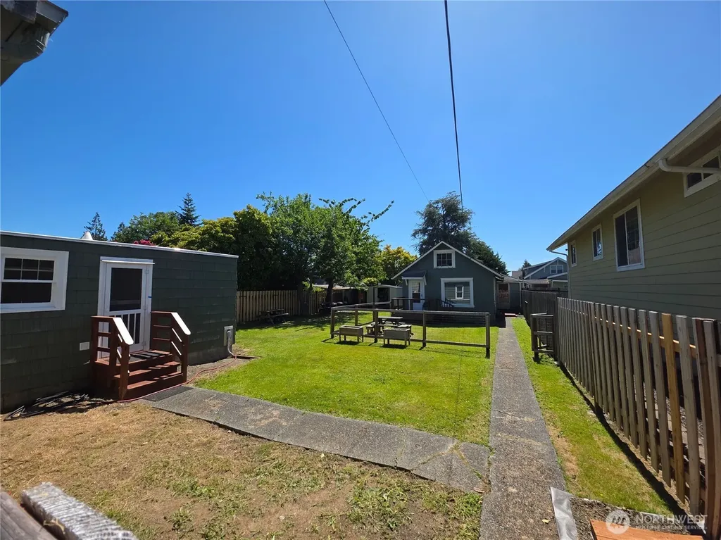 911 Alder Hoquiam WA 98550