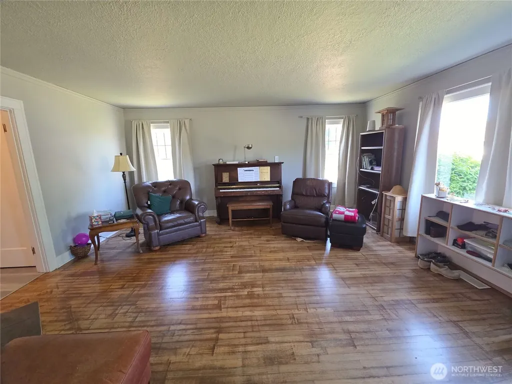 911 Alder Hoquiam WA 98550
