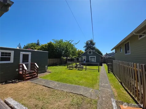 911 Alder Hoquiam WA 98550