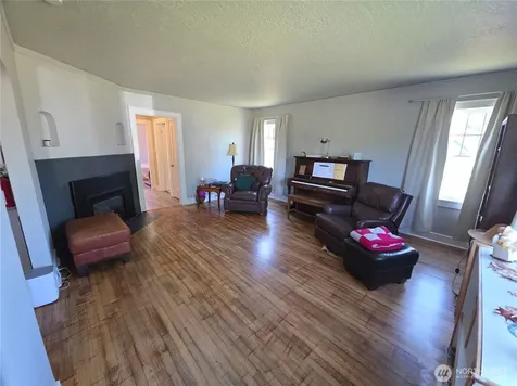 911 Alder Hoquiam WA 98550