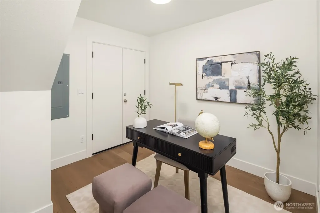 4418 1st Avenue NE Seattle WA 98105