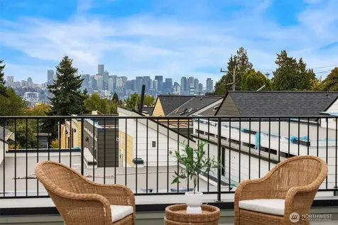 4418 1st Avenue NE Seattle WA 98105