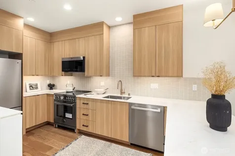 4418 1st Avenue NE Seattle WA 98105