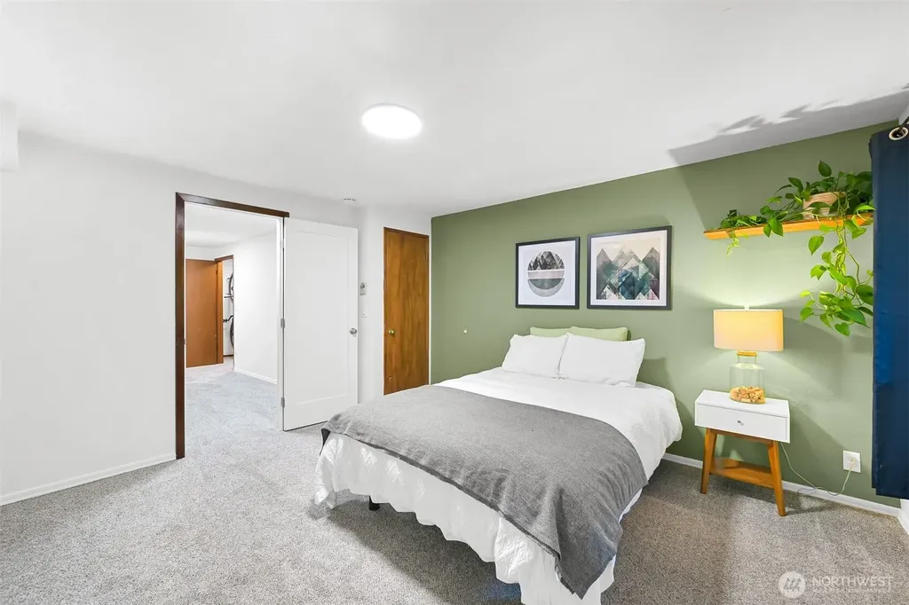 1305 W Clearbrook Drive Bellingham WA 98229