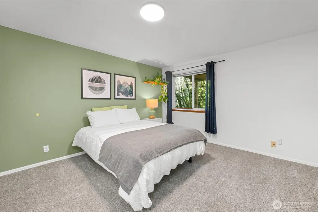 1305 W Clearbrook Drive Bellingham WA 98229