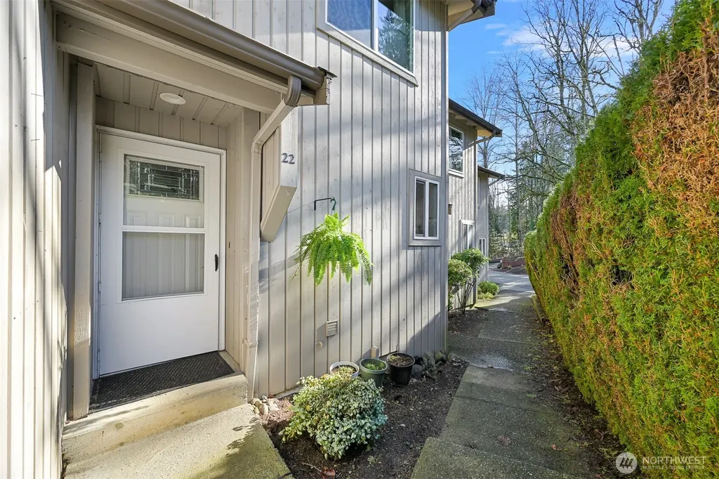 1305 W Clearbrook Drive Bellingham WA 98229