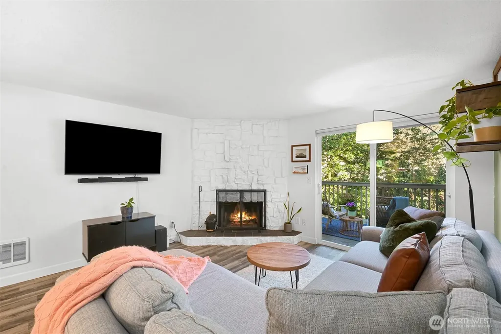 1305 W Clearbrook Drive Bellingham WA 98229