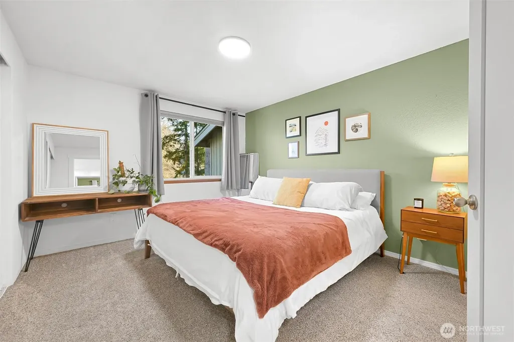 1305 W Clearbrook Drive Bellingham WA 98229