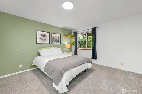 1305 W Clearbrook Drive Bellingham WA 98229