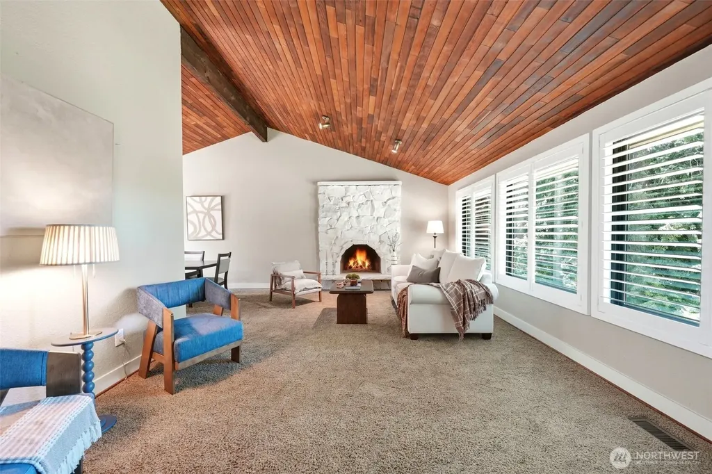 1526 S Lake Stickney Drive Lynnwood WA 98087