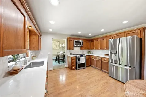 1526 S Lake Stickney Drive Lynnwood WA 98087