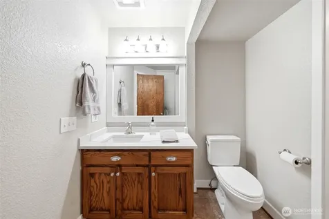 1526 S Lake Stickney Drive Lynnwood WA 98087