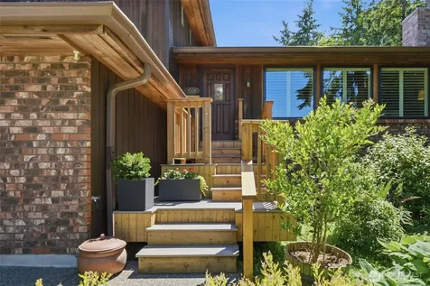 1526 S Lake Stickney Drive Lynnwood WA 98087