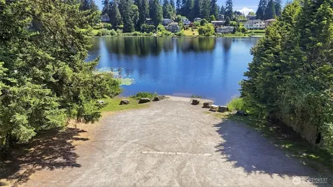 1526 S Lake Stickney Drive Lynnwood WA 98087