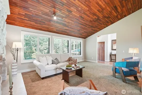 1526 S Lake Stickney Drive Lynnwood WA 98087