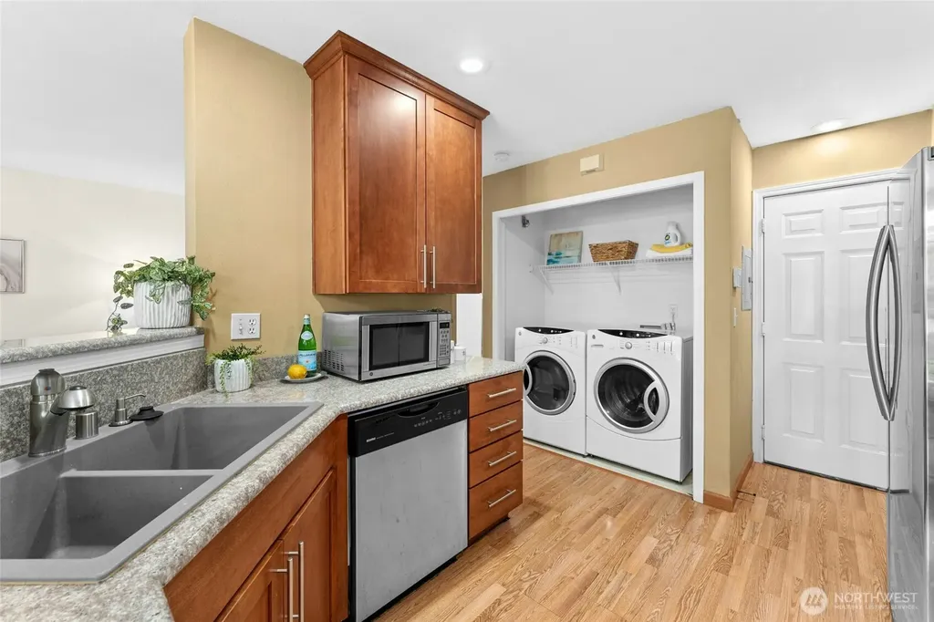 10030 Holly Drive Everett WA 98204