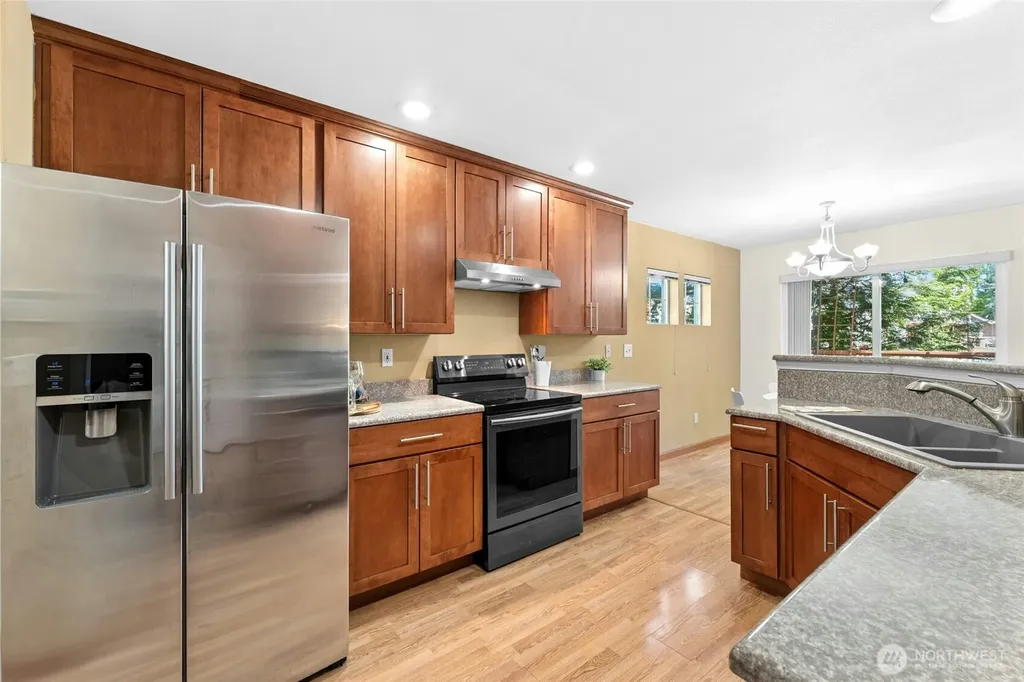 10030 Holly Drive Everett WA 98204