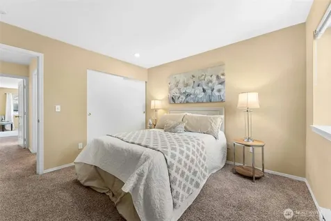10030 Holly Drive Everett WA 98204