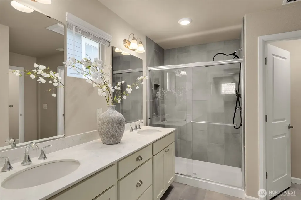 6523 31st Avenue SW Seattle WA 98126