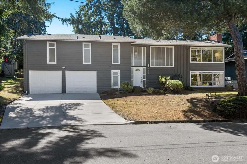6215 122nd Avenue SE Bellevue WA 98006