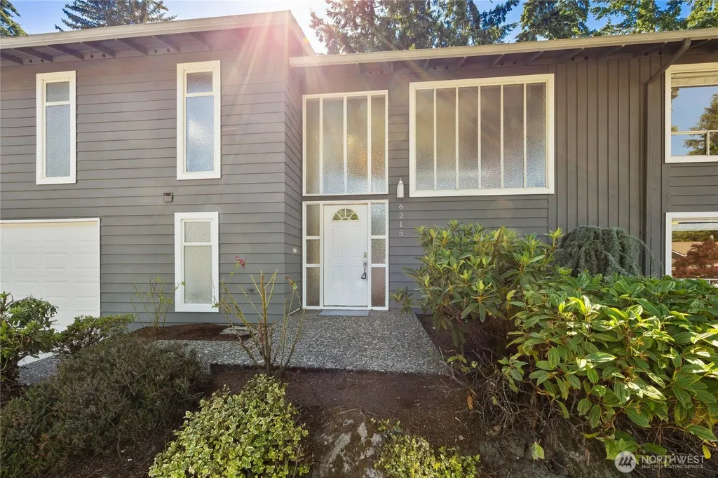 6215 122nd Avenue SE Bellevue WA 98006