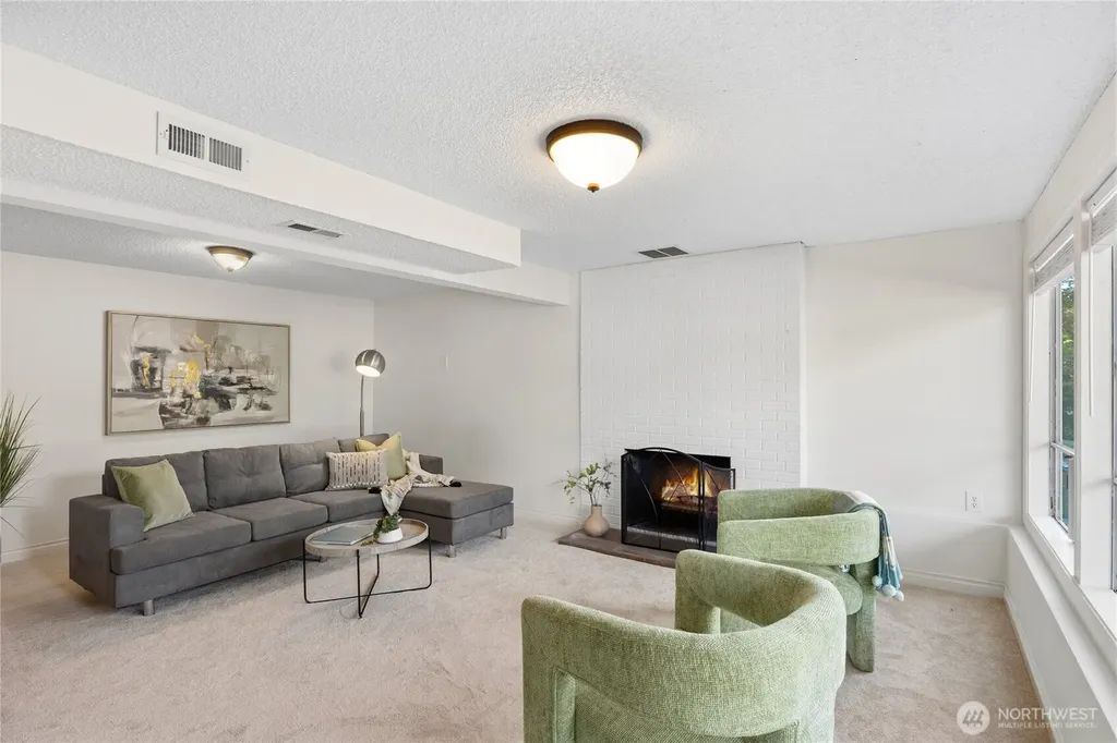 6215 122nd Avenue SE Bellevue WA 98006