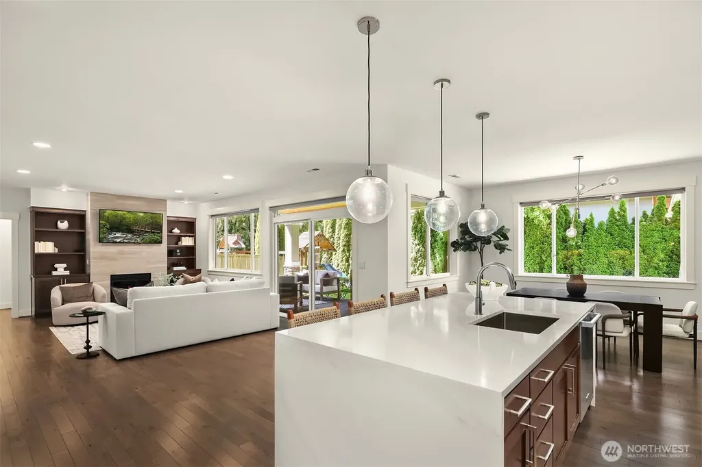 12512 NE 73rd Street Kirkland WA 98033