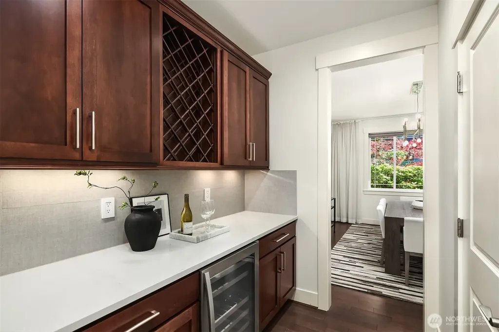12512 NE 73rd Street Kirkland WA 98033