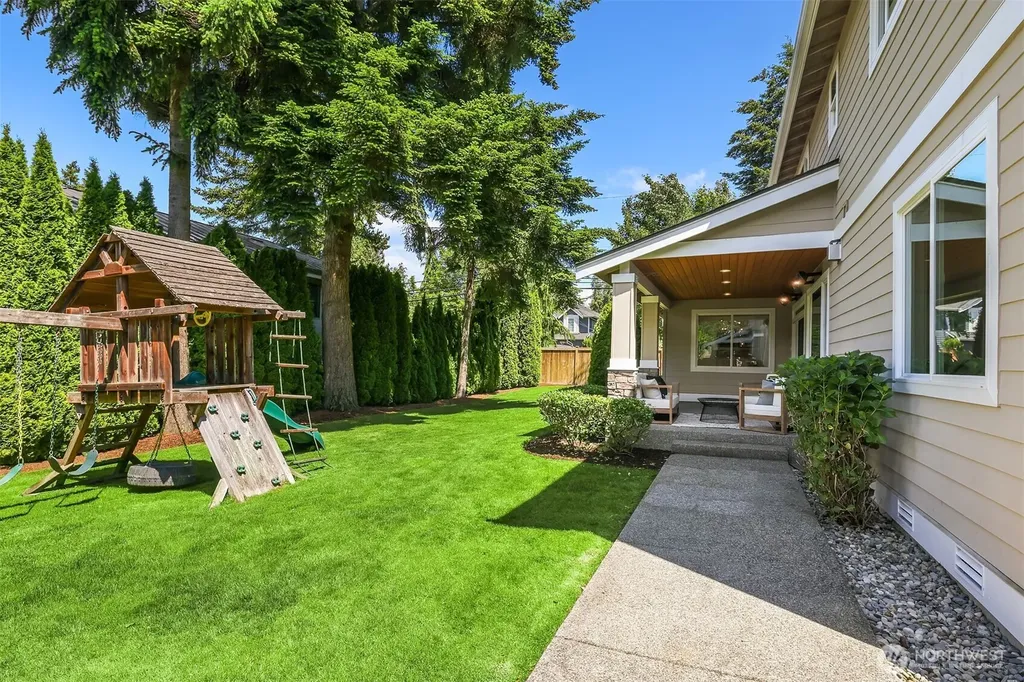 12512 NE 73rd Street Kirkland WA 98033