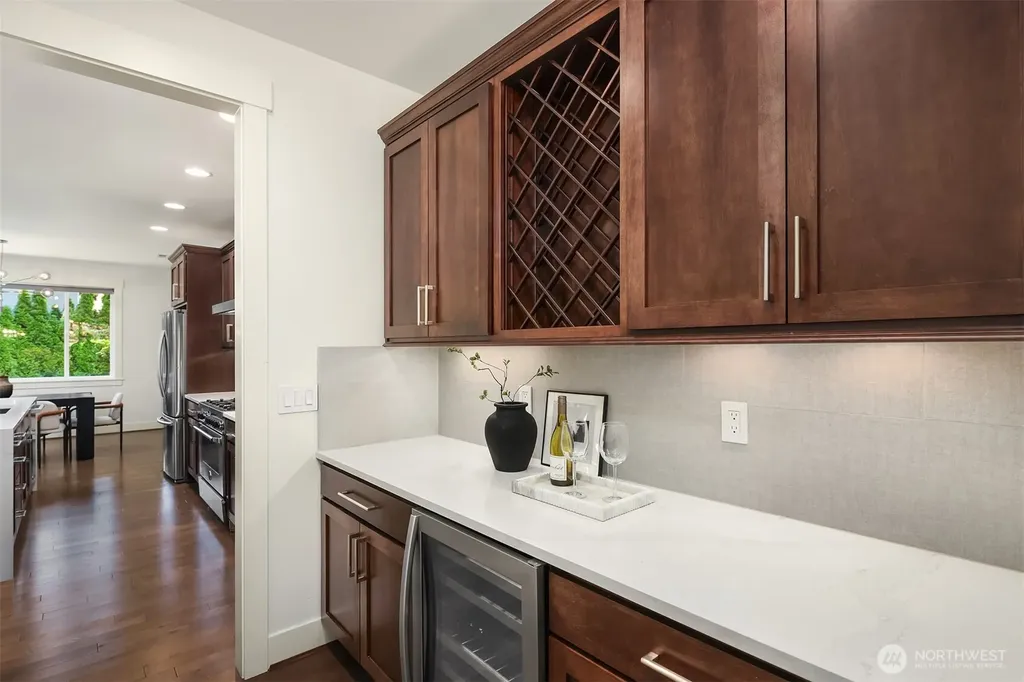 12512 NE 73rd Street Kirkland WA 98033